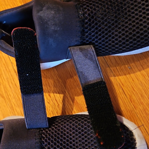 Kids Sz 11 Water Shoes, Mesh Toe, Thick Sole, Velcro - Picture 14 of 14